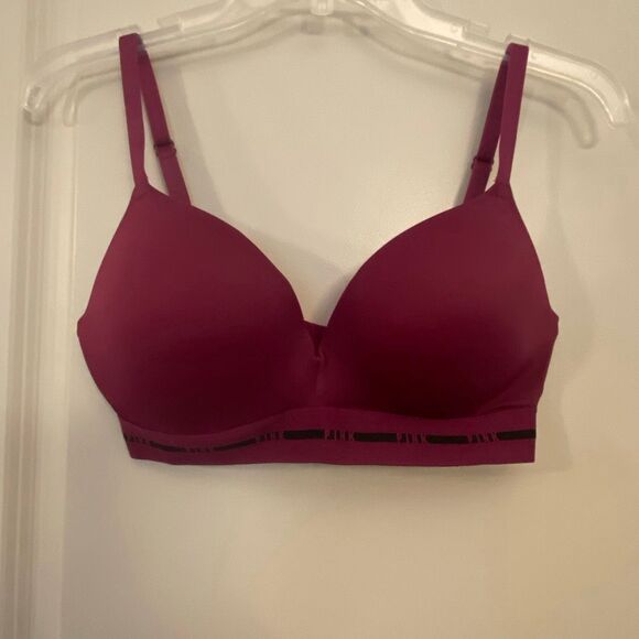 Victoria’s Secret bra wear everywhere wireless push-up size 34D - Picture 2 of 9